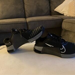 Worn three times for an hour indoors at the gym. My financial loss, your gain!